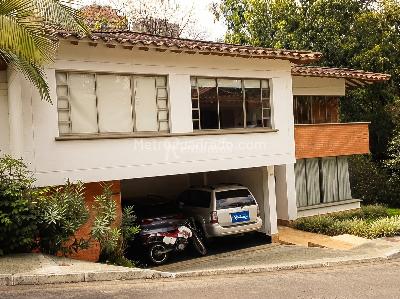 Casa de 3 alcobas en venta en El Poblado, Medellín, 360 m² · foto 3 de 19