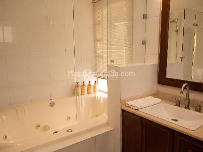 Casa de 3 alcobas en venta en El Poblado, Medellín, 360 m² · foto 11 de 19
