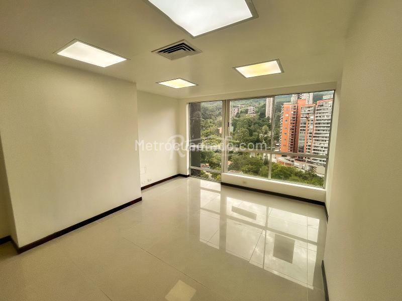 Oficina en Arriendo, El Tesoro, Medellín - Más