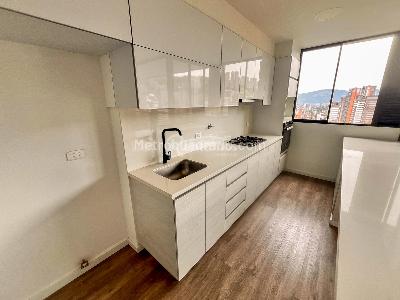 Apartamento en arriendo en Lalinde, Medellín · foto 7 de 20