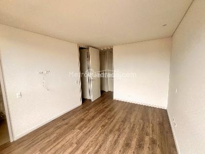 Apartamento en arriendo en Lalinde, Medellín · foto 17 de 20