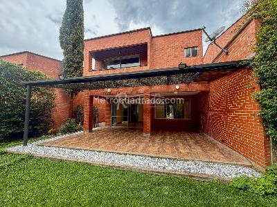Casa de 3 alcobas en arriendo en Bosques De Zuñiga, Envigado, 400 m² · foto 6 de 20