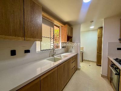 Casa de 3 alcobas en arriendo en Bosques De Zuñiga, Envigado, 400 m² · foto 9 de 20