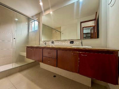 Casa de 3 alcobas en arriendo en Bosques De Zuñiga, Envigado, 400 m² · foto 17 de 20