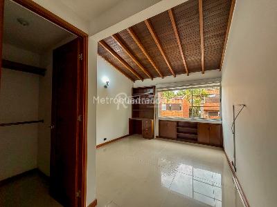 Casa de 3 alcobas en arriendo en Bosques De Zuñiga, Envigado, 400 m² · foto 20 de 20