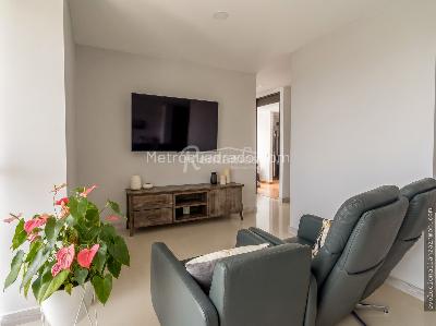Apartamento de 3 alcobas en venta en Castropol, Medellín, 135 m² · foto 2 de 20