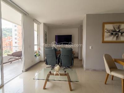 Apartamento de 3 alcobas en venta en Castropol, Medellín, 135 m² · foto 3 de 20