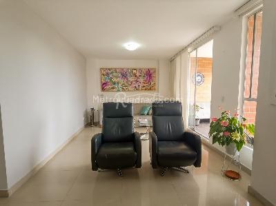 Apartamento de 3 alcobas en venta en Castropol, Medellín, 135 m² · foto 4 de 20