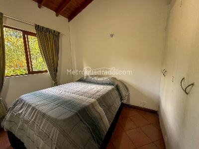Casa de 3 alcobas en venta en Loma Del Escobero, Envigado, 127 m² · foto 11 de 20