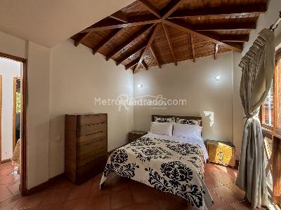 Casa de 3 alcobas en venta en Loma Del Escobero, Envigado, 127 m² · foto 18 de 20