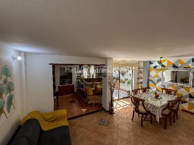 Casa de 3 alcobas en venta en Loma Del Escobero, Envigado, 127 m² · foto 1 de 20