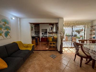Casa de 3 alcobas en venta en Loma Del Escobero, Envigado, 127 m² · foto 6 de 20