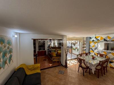 Casa de 3 alcobas en venta en Loma Del Escobero, Envigado, 127 m² · foto 8 de 20