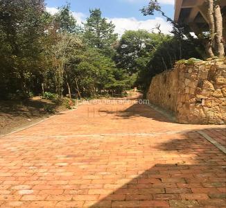 Casa de 3 alcobas en venta en Vereda Fusca, Chía, 507 m² · foto 2 de 19