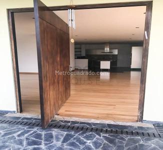 Casa de 3 alcobas en venta en Vereda Fusca, Chía, 507 m² · foto 3 de 19