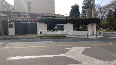 Casa de 3 alcobas en venta en Molinos Norte, Bogotá, 400 m² · foto 2 de 20