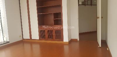 Apartamento en venta en La Carolina, Bogotá · foto 9 de 15