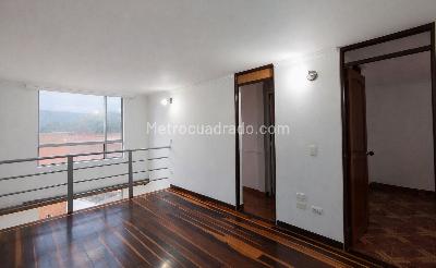 Apartamento en venta en Portales Del Cerro, Bogotá · foto 10 de 19