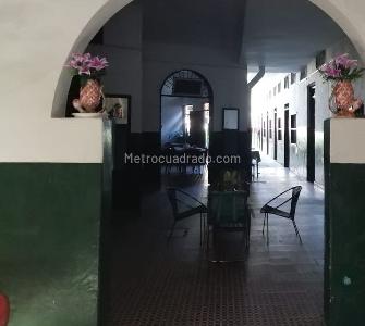 Casa de 5 alcobas en venta en Estacion, Girardot, 742 m² · foto 10 de 12