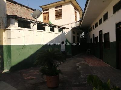 Casa de 5 alcobas en venta en Estacion, Girardot, 742 m² · foto 3 de 12