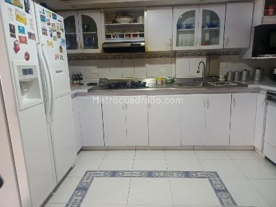 Apartamento de 3 alcobas en venta en Santa Barbara Central, Bogotá, 168 m² · foto 16 de 20