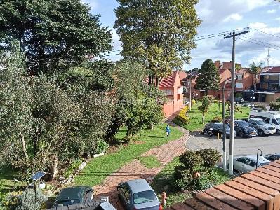 Casa de 5 alcobas en venta en Bulevar Las Villas, Bogotá, 320 m² · foto 3 de 14