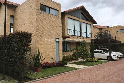 $1.620.000.000 en Condominio Bosque Madero