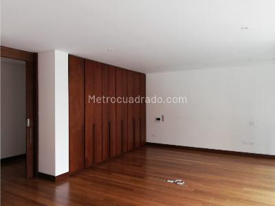 Apartamento de 3 alcobas en venta en Chico, Bogotá, 277 m² · foto 10 de 20