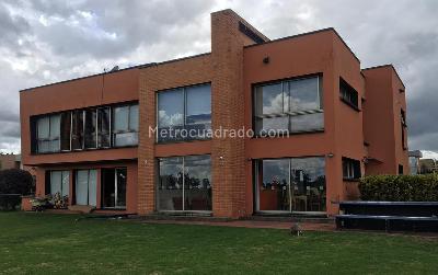 Casa de 3 alcobas en venta en San Simon, Bogotá, 320 m² · foto 2 de 10