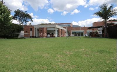 Casa de 4 alcobas en venta en San Simon, Bogotá, 360 m² · foto 11 de 17