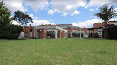 Casa de 4 alcobas en venta en San Simon, Bogotá, 360 m² · foto 14 de 17