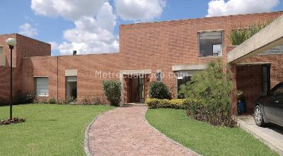 Casa de 4 alcobas en venta en San Simon, Bogotá, 360 m² · foto 8 de 17