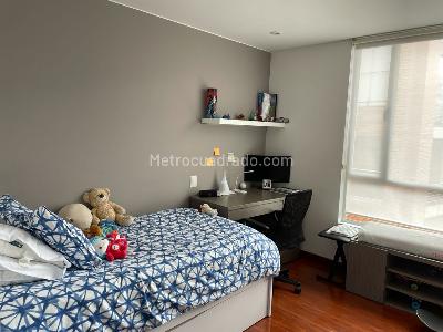 Apartamento de 3 alcobas en venta en Los Rosales, Bogotá, 174 m² · foto 10 de 14