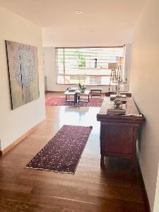 Apartamento de 3 alcobas en venta en Los Rosales, Bogotá, 174 m² · foto 2 de 14