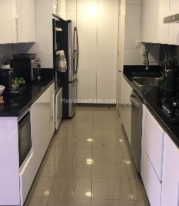 Apartamento de 3 alcobas en venta en Los Rosales, Bogotá, 174 m² · foto 4 de 14