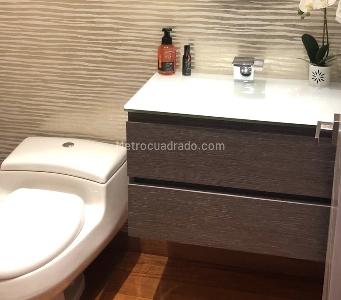Apartamento de 3 alcobas en venta en Los Rosales, Bogotá, 174 m² · foto 9 de 14