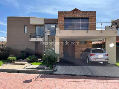 Casa de 3 alcobas en venta en Cajicá, 300 m² · foto 2 de 7
