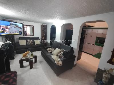 Casa en venta en Normandia, Bogotá · foto 2 de 20