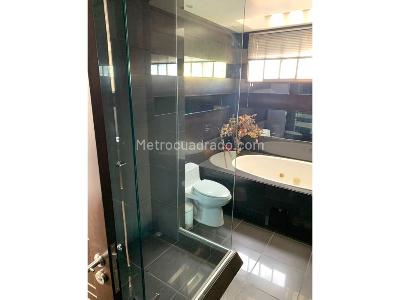 Apartamento de 2 alcobas en venta en Los Rosales, Bogotá, 180 m² · foto 11 de 14