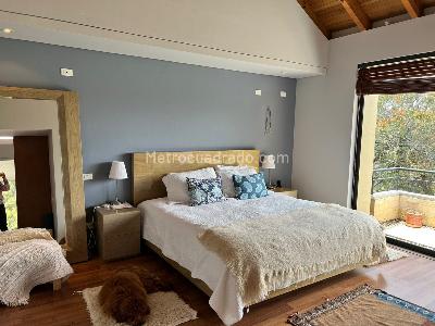 Casa de 3 alcobas en venta en La Calera, 276 m² · foto 8 de 9