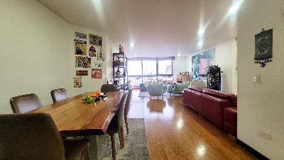 Apartamento de 3 alcobas en venta en Los Rosales, Bogotá, 154 m² · foto 3 de 16