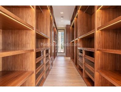 Apartamento de 3 alcobas en venta en Los Rosales, Bogotá, 381 m² · foto 12 de 20