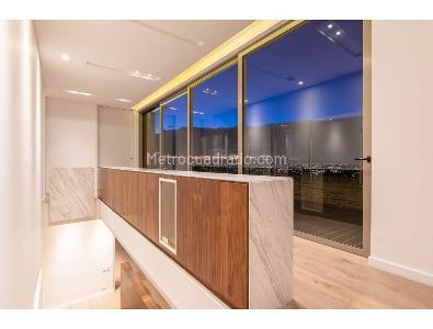 Apartamento de 3 alcobas en venta en Los Rosales, Bogotá, 381 m² · foto 17 de 20