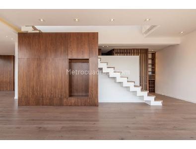 Apartamento de 3 alcobas en venta en Los Rosales, Bogotá, 381 m² · foto 2 de 20