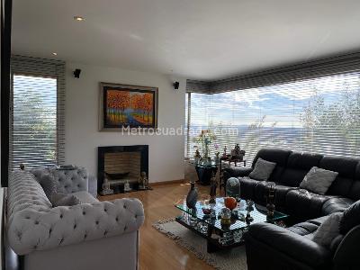 Casa de 3 alcobas en venta en Altos De Suba, Bogotá, 369 m² · foto 2 de 12