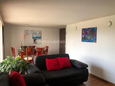 Apartamento de 3 alcobas en venta en La Felicidad, Bogotá, 89 m² · foto 2 de 13