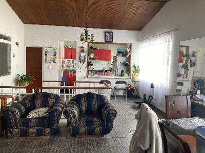 Casa de 5 alcobas en venta en Villa Luz, Bogotá, 242 m² · foto 2 de 18