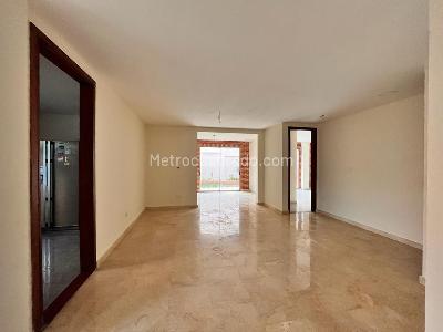 Casa de 5 alcobas en venta en Villa Campestre, Barranquilla, 475 m² · foto 7 de 19
