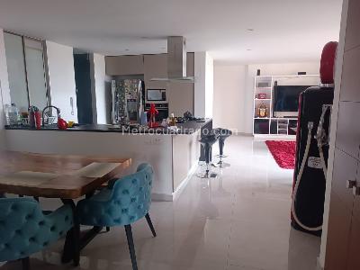 Apartamento de 3 alcobas en venta en Ciudad Salitre Oriental, Bogotá, 130 m² · foto 9 de 18