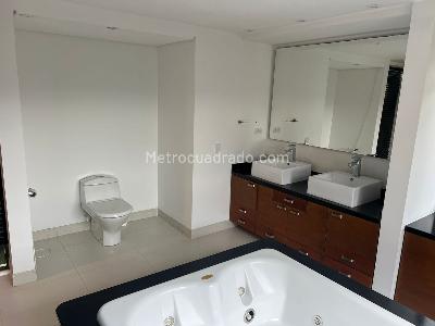 Casa de 4 alcobas en venta en La Calera Embalse San Rafael, La Calera, 350 m² · foto 10 de 20